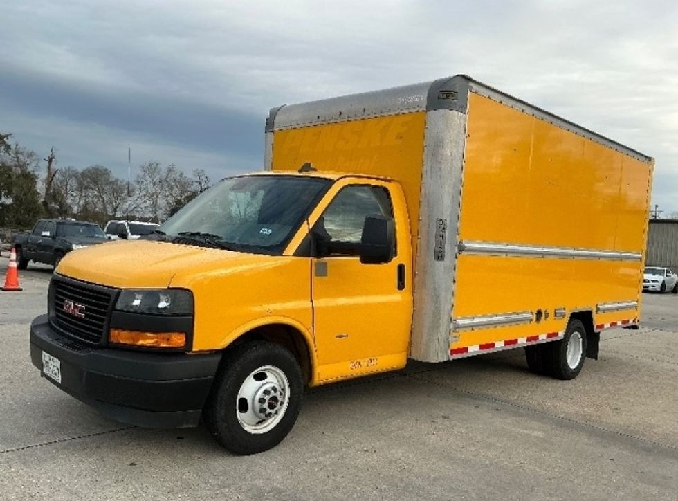 Light Duty Box Truck-Light and Medium Duty Trucks-GMC-2021-Savana G33903-Baton Rouge-LA-97,105\n\t\tmiles-$ 26,750 - Image 3