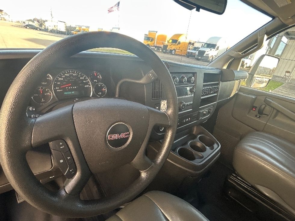 Light Duty Box Truck-Light and Medium Duty Trucks-GMC-2021-Savana G33903-Beaumont-TX-102,283\n\t\tmiles-$ 29,000 - Image 16