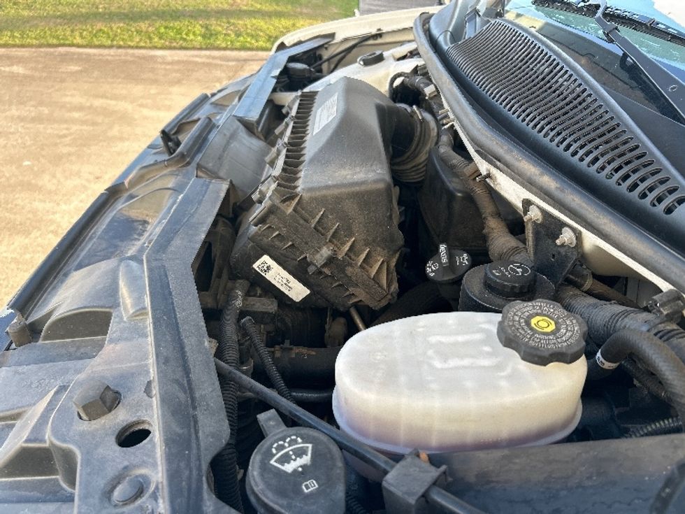 Light Duty Box Truck-Light and Medium Duty Trucks-GMC-2021-Savana G33903-Beaumont-TX-102,283\n\t\tmiles-$ 29,000 - Image 23