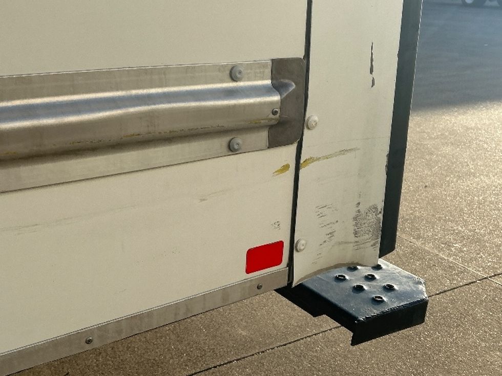 Light Duty Box Truck-Light and Medium Duty Trucks-GMC-2021-Savana G33903-Beaumont-TX-102,283\n\t\tmiles-$ 29,000 - Image 25