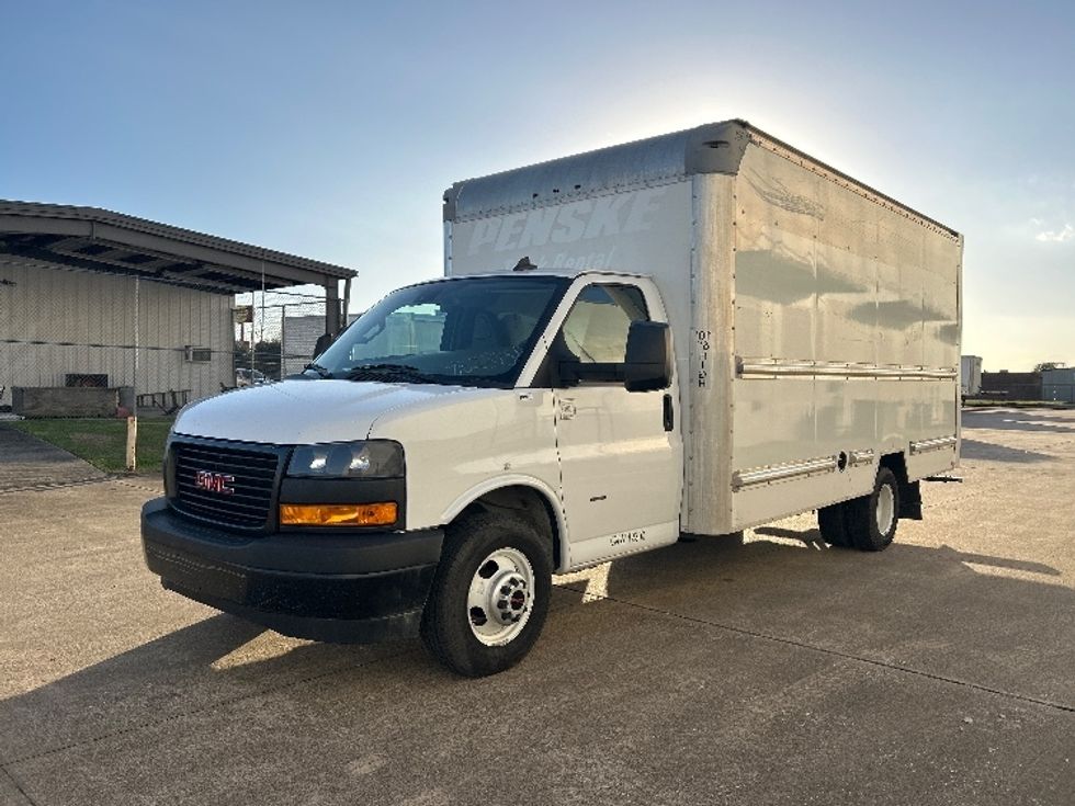 Light Duty Box Truck-Light and Medium Duty Trucks-GMC-2021-Savana G33903-Beaumont-TX-102,283\n\t\tmiles-$ 29,000 - Image 3