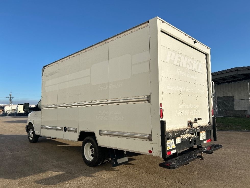 Light Duty Box Truck-Light and Medium Duty Trucks-GMC-2021-Savana G33903-Beaumont-TX-102,283\n\t\tmiles-$ 29,000 - Image 6