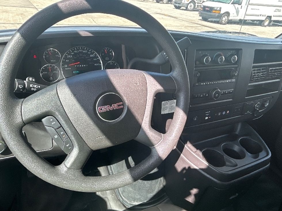 Light Duty Box Truck-Light and Medium Duty Trucks-GMC-2021-Savana G33903-Beaumont-TX-111,065\n\t\tmiles-$ 26,750 - Image 16