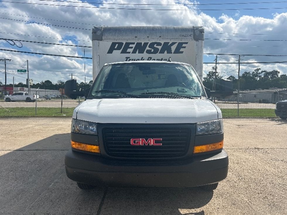 Light Duty Box Truck-Light and Medium Duty Trucks-GMC-2021-Savana G33903-Beaumont-TX-111,065\n\t\tmiles-$ 26,750 - Image 2