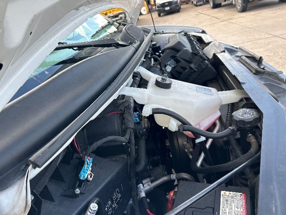 Light Duty Box Truck-Light and Medium Duty Trucks-GMC-2021-Savana G33903-Beaumont-TX-111,065\n\t\tmiles-$ 26,750 - Image 22