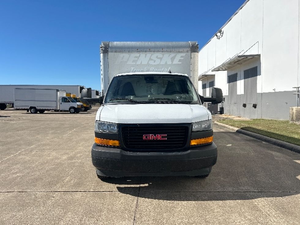 Light Duty Box Truck-Light and Medium Duty Trucks-GMC-2021-Savana G33903-Beaumont-TX-122,535\n\t\tmiles-$ 26,750 - Image 2