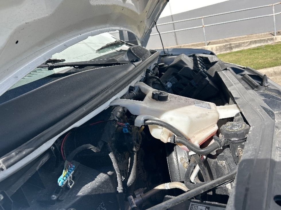 Light Duty Box Truck-Light and Medium Duty Trucks-GMC-2021-Savana G33903-Beaumont-TX-122,535\n\t\tmiles-$ 26,750 - Image 22