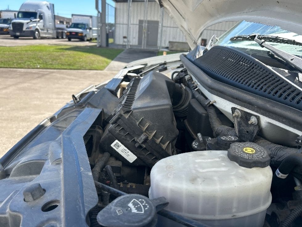 Light Duty Box Truck-Light and Medium Duty Trucks-GMC-2021-Savana G33903-Beaumont-TX-122,535\n\t\tmiles-$ 26,750 - Image 23