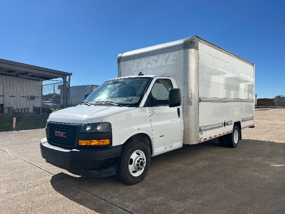Light Duty Box Truck-Light and Medium Duty Trucks-GMC-2021-Savana G33903-Beaumont-TX-122,535\n\t\tmiles-$ 26,750 - Image 3