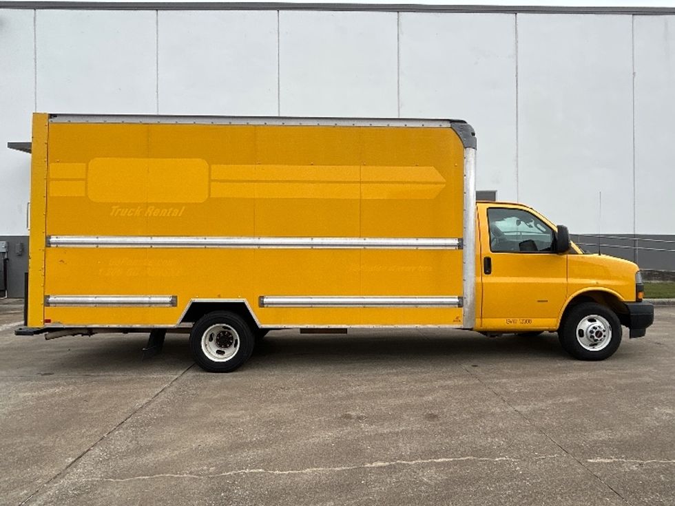 Light Duty Box Truck-Light and Medium Duty Trucks-GMC-2021-Savana G33903-Beaumont-TX-87,987\n\t\tmiles-$ 30,250 - Image 14