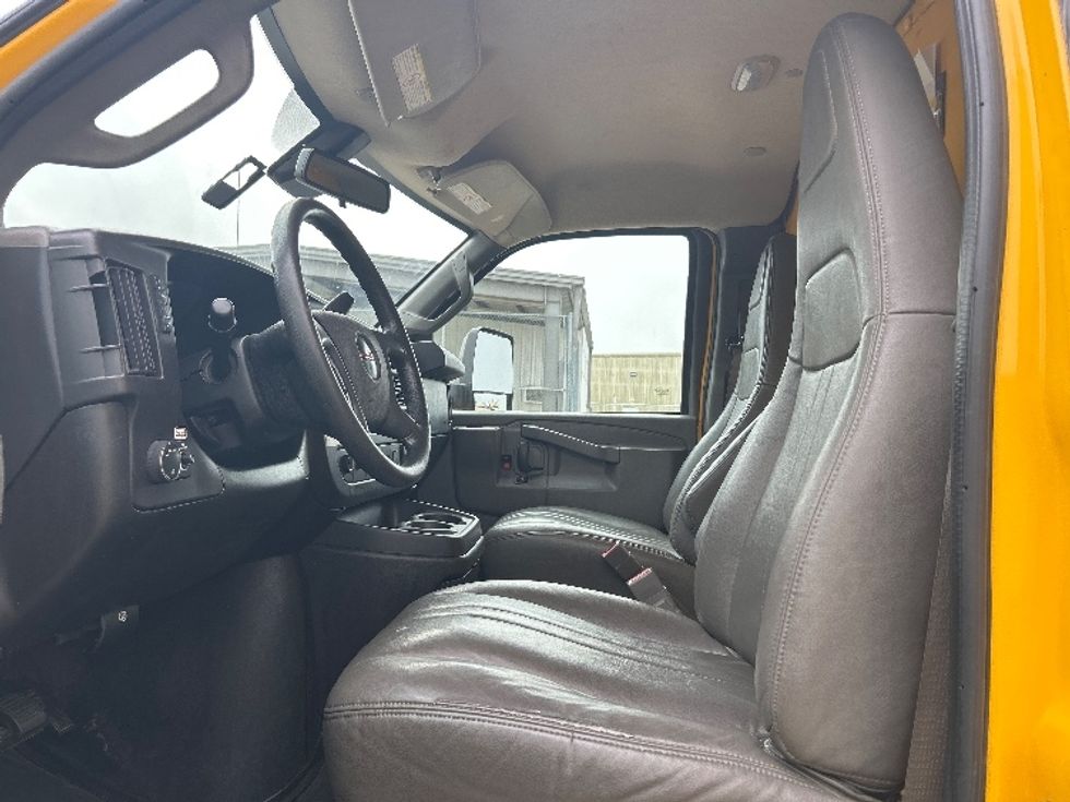 Light Duty Box Truck-Light and Medium Duty Trucks-GMC-2021-Savana G33903-Beaumont-TX-87,987\n\t\tmiles-$ 30,250 - Image 15