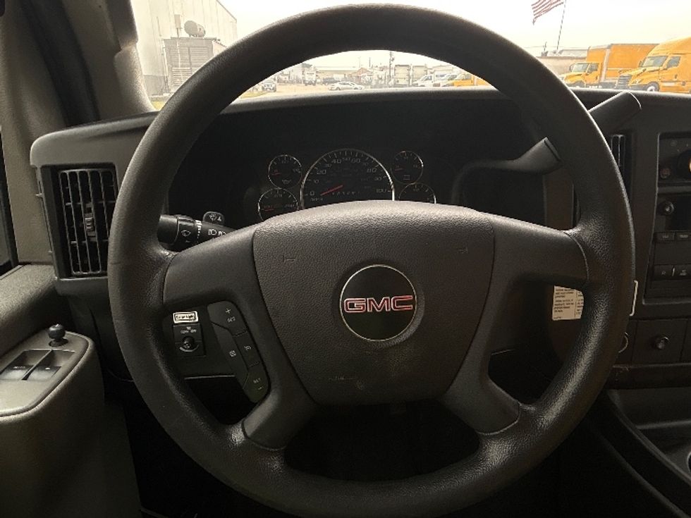 Light Duty Box Truck-Light and Medium Duty Trucks-GMC-2021-Savana G33903-Beaumont-TX-87,987\n\t\tmiles-$ 30,250 - Image 17