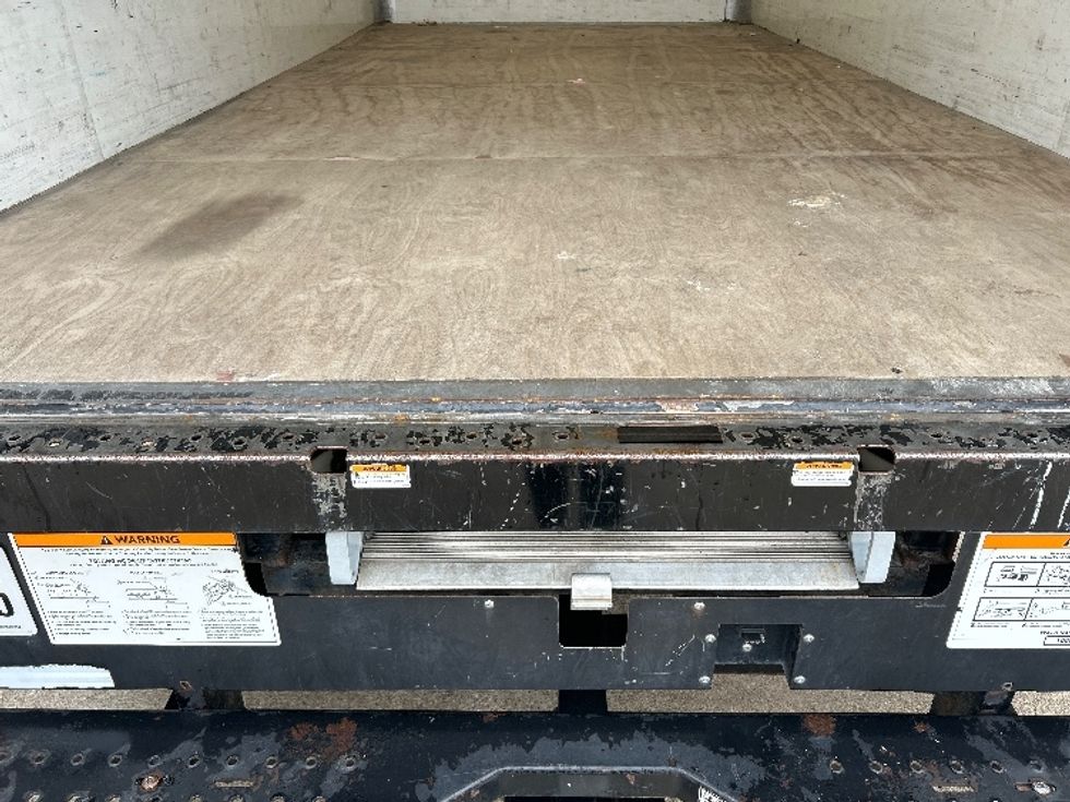 Light Duty Box Truck-Light and Medium Duty Trucks-GMC-2021-Savana G33903-Beaumont-TX-87,987\n\t\tmiles-$ 30,250 - Image 9