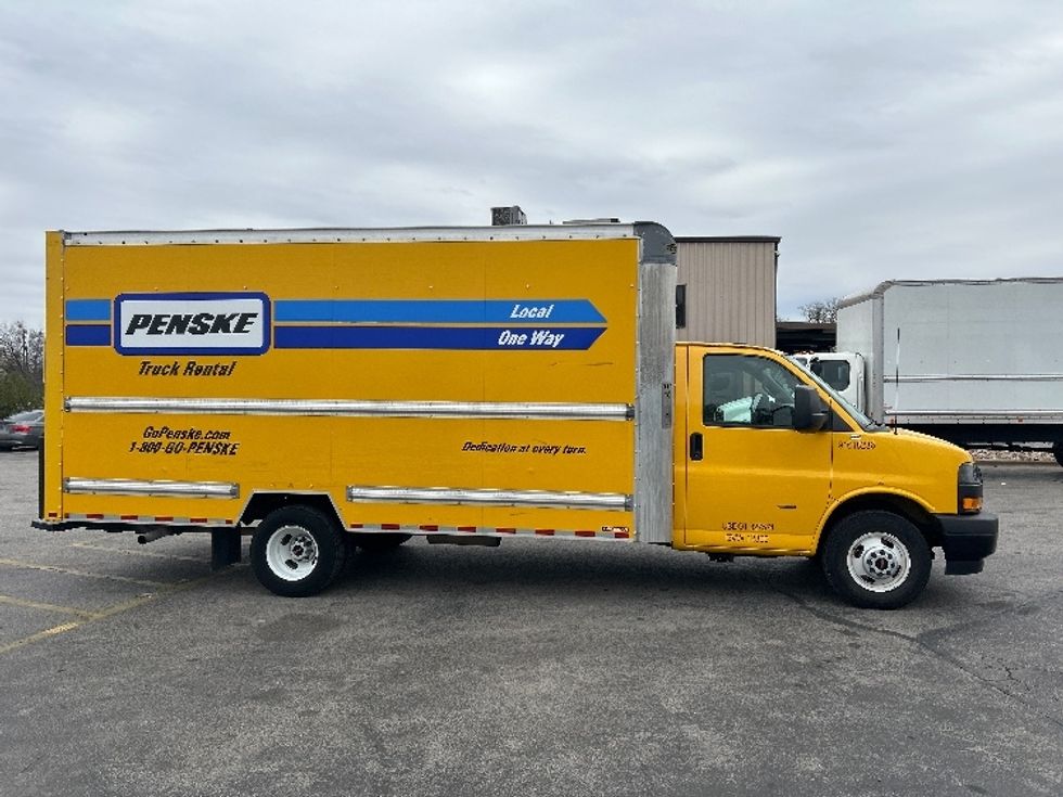 Light Duty Box Truck-Light and Medium Duty Trucks-GMC-2021-Savana G33903-Beaumont-TX-90,352\n\t\tmiles-$ 27,500 - Image 15