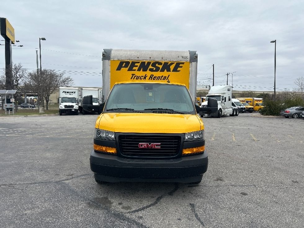 Light Duty Box Truck-Light and Medium Duty Trucks-GMC-2021-Savana G33903-Beaumont-TX-90,352\n\t\tmiles-$ 27,500 - Image 2