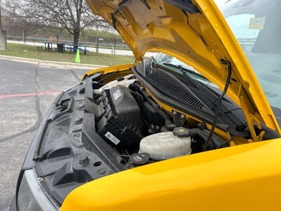 Light Duty Box Truck-Light and Medium Duty Trucks-GMC-2021-Savana G33903-Beaumont-TX-90,352\n\t\tmiles-$ 27,500 - Image 24