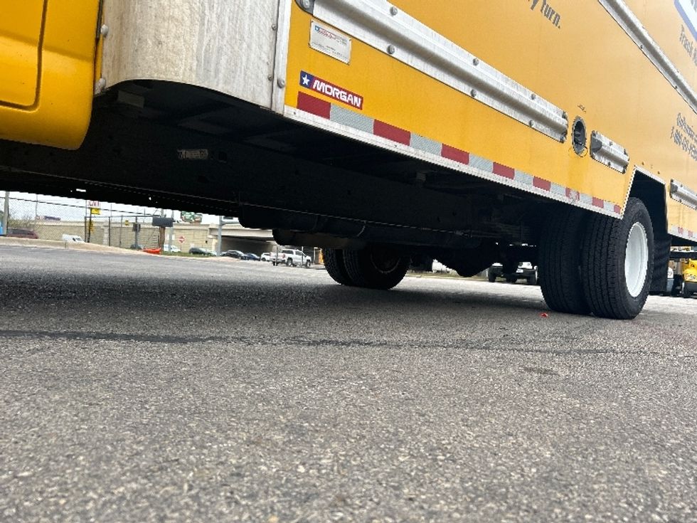 Light Duty Box Truck-Light and Medium Duty Trucks-GMC-2021-Savana G33903-Beaumont-TX-90,352\n\t\tmiles-$ 27,500 - Image 5