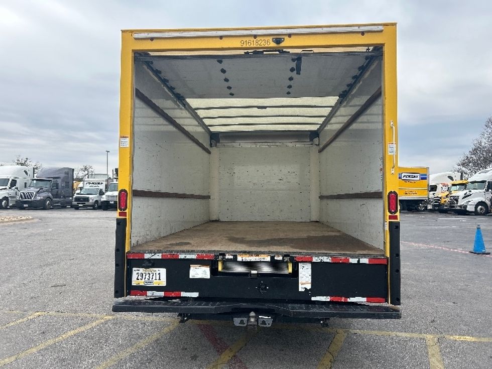 Light Duty Box Truck-Light and Medium Duty Trucks-GMC-2021-Savana G33903-Beaumont-TX-90,352\n\t\tmiles-$ 27,500 - Image 8