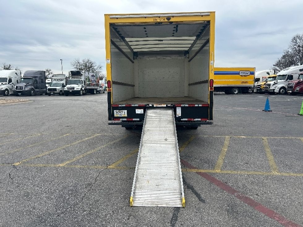 Light Duty Box Truck-Light and Medium Duty Trucks-GMC-2021-Savana G33903-Beaumont-TX-90,352\n\t\tmiles-$ 27,500 - Image 9