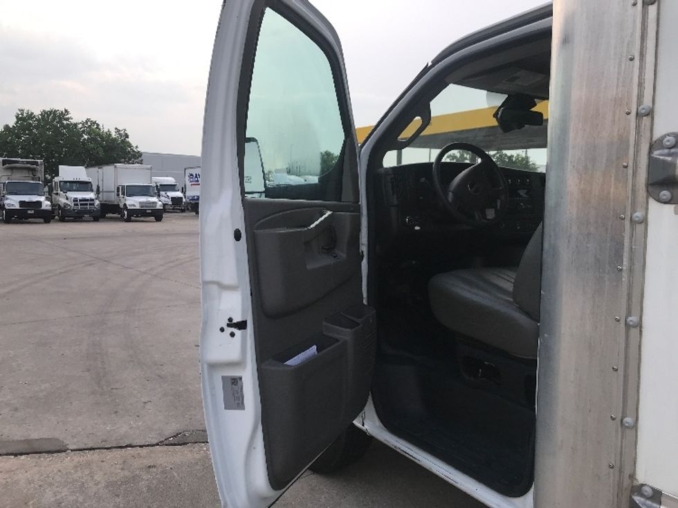 Light Duty Box Truck-Light and Medium Duty Trucks-GMC-2021-Savana G33903-Beaumont-TX-94,119\n\t\tmiles-$ 30,000 - Image 16