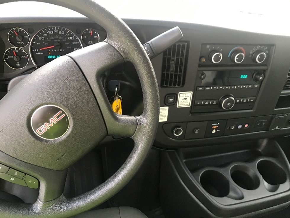 Light Duty Box Truck-Light and Medium Duty Trucks-GMC-2021-Savana G33903-Beaumont-TX-94,119\n\t\tmiles-$ 30,000 - Image 18