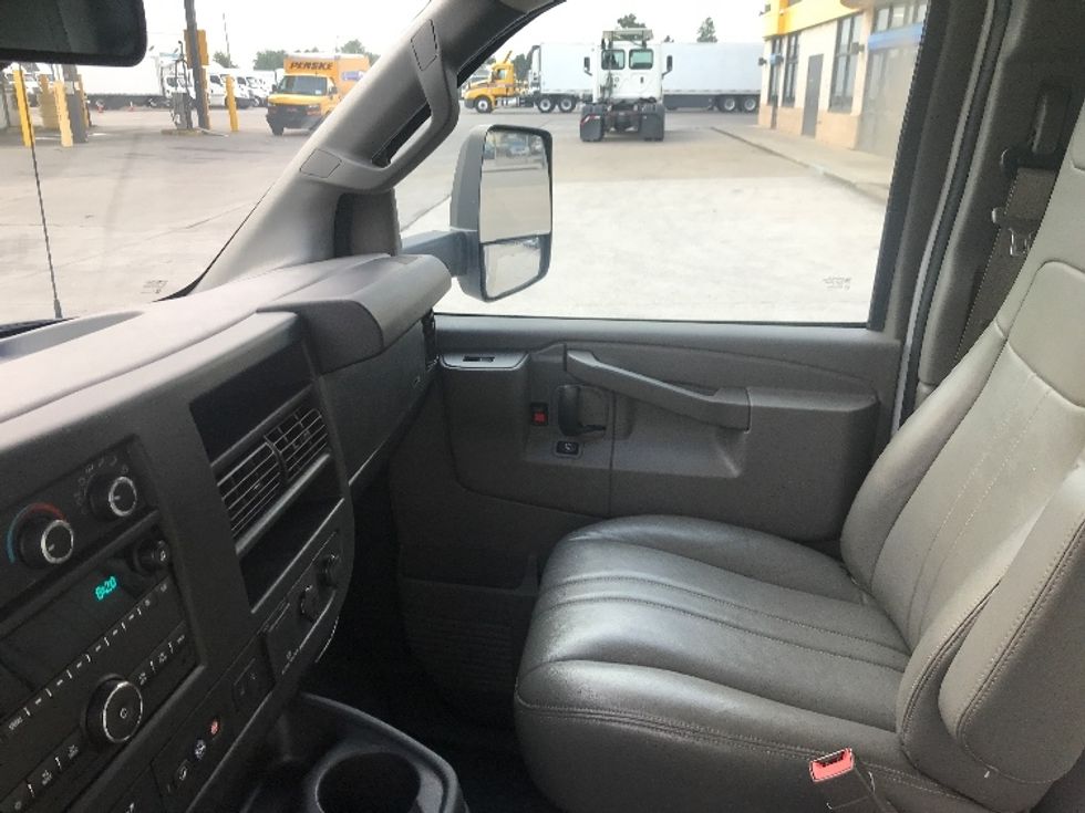 Light Duty Box Truck-Light and Medium Duty Trucks-GMC-2021-Savana G33903-Beaumont-TX-94,119\n\t\tmiles-$ 30,000 - Image 19