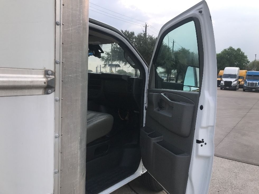 Light Duty Box Truck-Light and Medium Duty Trucks-GMC-2021-Savana G33903-Beaumont-TX-94,119\n\t\tmiles-$ 30,000 - Image 20