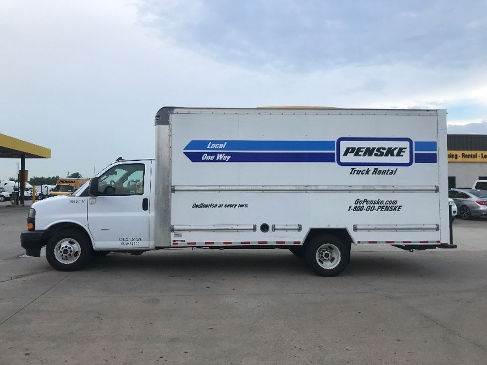 Light Duty Box Truck-Light and Medium Duty Trucks-GMC-2021-Savana G33903-Beaumont-TX-94,119\n\t\tmiles-$ 30,000 - Image 4