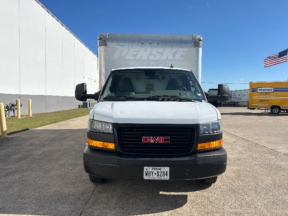Light Duty Box Truck-Light and Medium Duty Trucks-GMC-2021-Savana G33903-Beaumont-TX-98,428\n\t\tmiles-$ 29,500 - Image 2