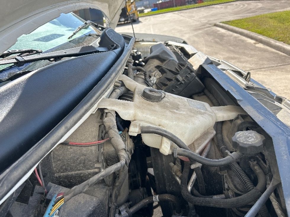 Light Duty Box Truck-Light and Medium Duty Trucks-GMC-2021-Savana G33903-Beaumont-TX-98,428\n\t\tmiles-$ 29,500 - Image 22