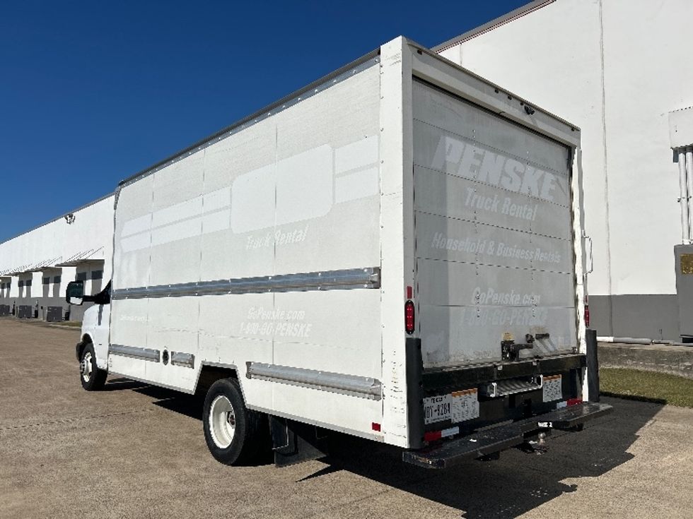 Light Duty Box Truck-Light and Medium Duty Trucks-GMC-2021-Savana G33903-Beaumont-TX-98,428\n\t\tmiles-$ 29,500 - Image 6