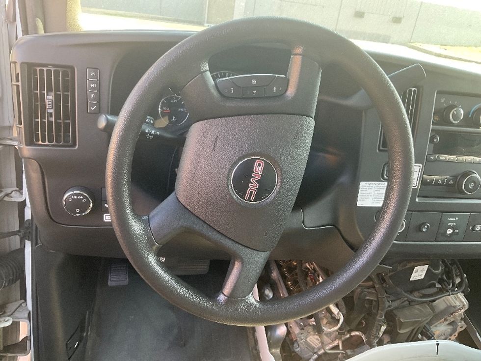 Light Duty Box Truck-Light and Medium Duty Trucks-GMC-2021-Savana G33903-Beaumont-TX-99,392\n\t\tmiles-$ 12,000 - Image 17