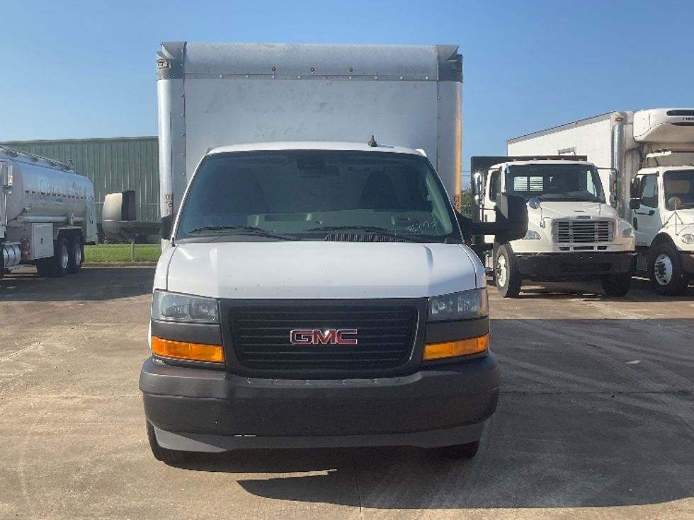 Light Duty Box Truck-Light and Medium Duty Trucks-GMC-2021-Savana G33903-Beaumont-TX-99,392\n\t\tmiles-$ 12,000 - Image 2