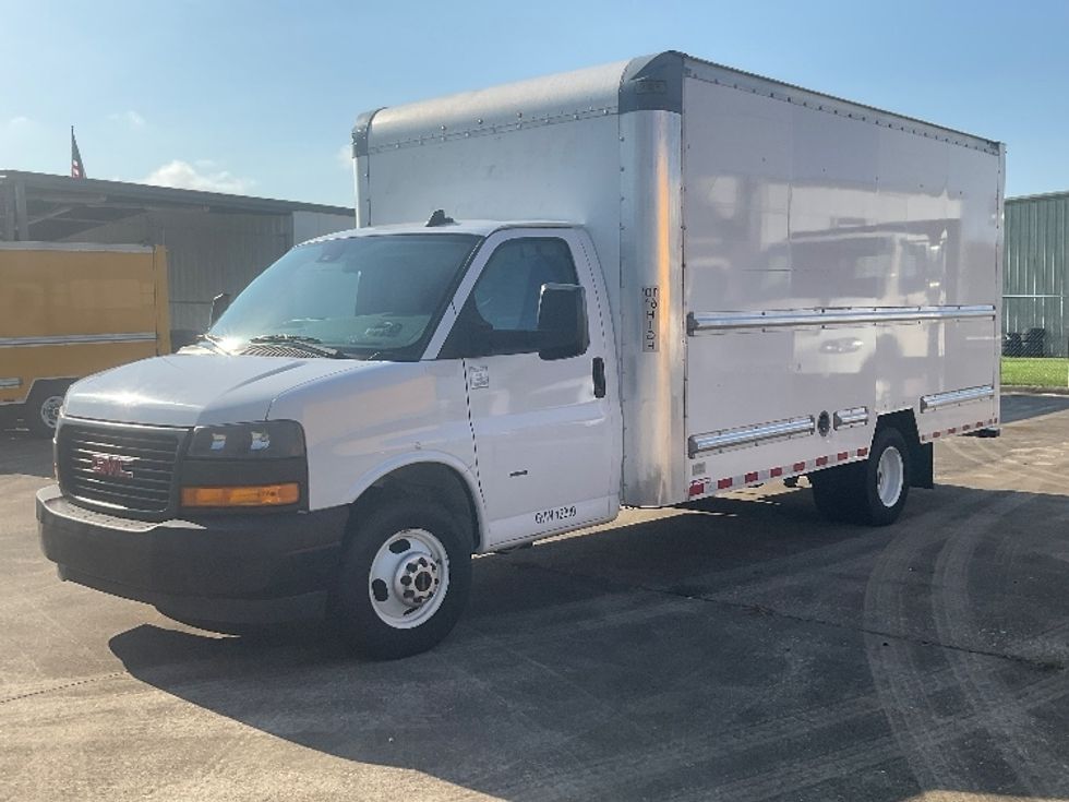 Light Duty Box Truck-Light and Medium Duty Trucks-GMC-2021-Savana G33903-Beaumont-TX-99,392\n\t\tmiles-$ 12,000 - Image 3