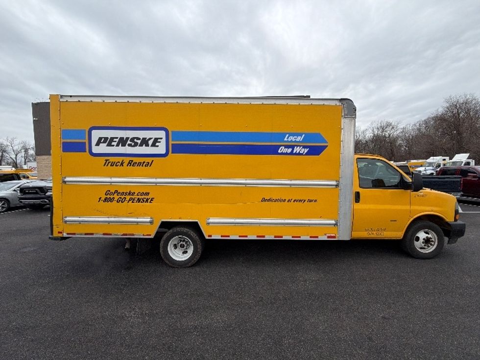 Light Duty Box Truck-Light and Medium Duty Trucks-GMC-2021-Savana G33903-Belcamp-MD-94,092\n\t\tmiles-$ 26,250 - Image 13