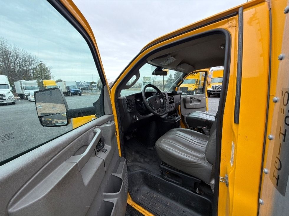 Light Duty Box Truck-Light and Medium Duty Trucks-GMC-2021-Savana G33903-Belcamp-MD-94,092\n\t\tmiles-$ 26,250 - Image 14