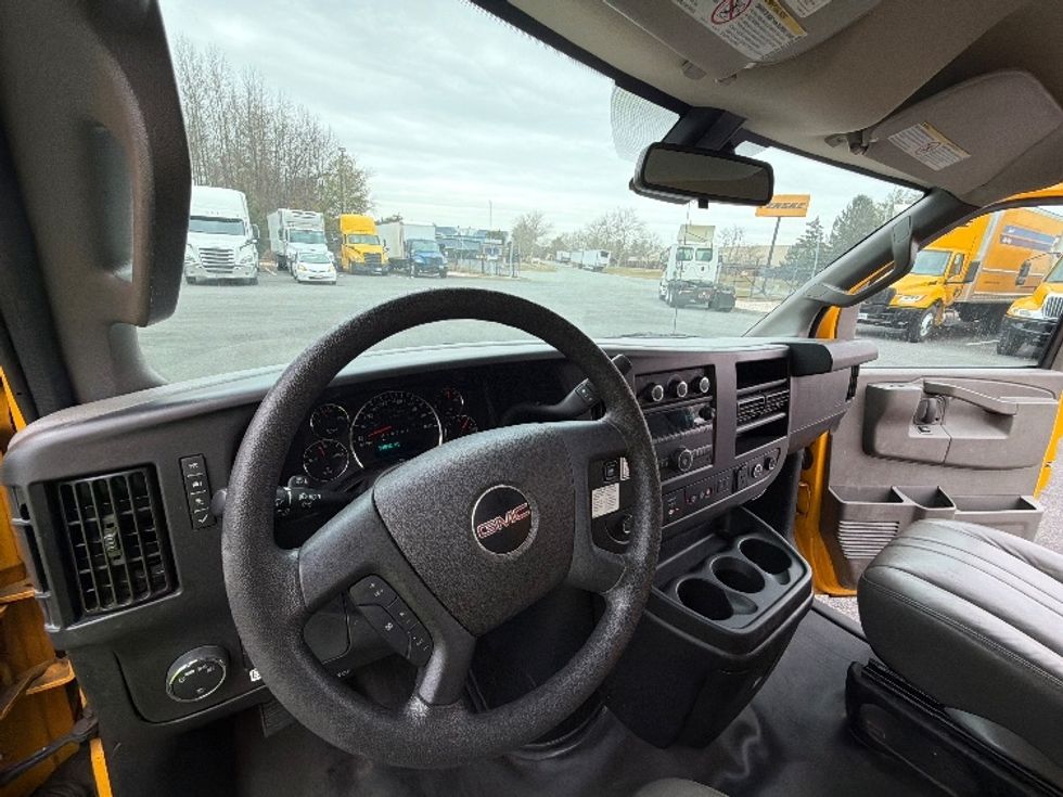 Light Duty Box Truck-Light and Medium Duty Trucks-GMC-2021-Savana G33903-Belcamp-MD-94,092\n\t\tmiles-$ 26,250 - Image 15