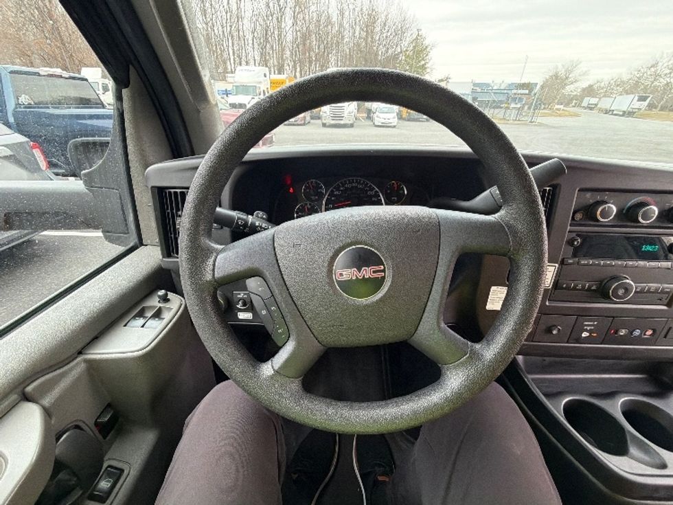 Light Duty Box Truck-Light and Medium Duty Trucks-GMC-2021-Savana G33903-Belcamp-MD-94,092\n\t\tmiles-$ 26,250 - Image 16