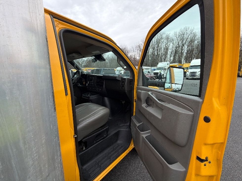 Light Duty Box Truck-Light and Medium Duty Trucks-GMC-2021-Savana G33903-Belcamp-MD-94,092\n\t\tmiles-$ 26,250 - Image 18