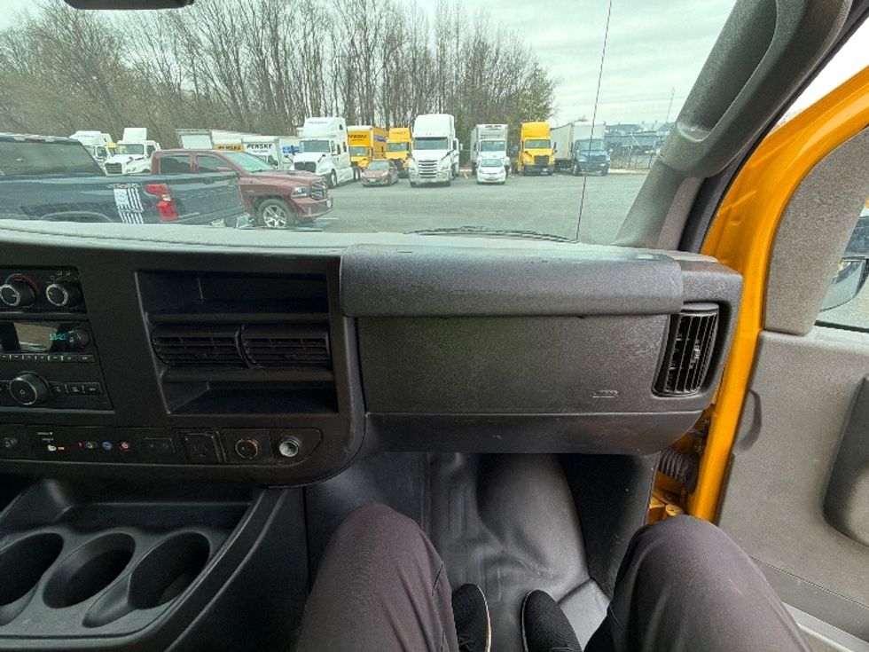 Light Duty Box Truck-Light and Medium Duty Trucks-GMC-2021-Savana G33903-Belcamp-MD-94,092\n\t\tmiles-$ 26,250 - Image 19