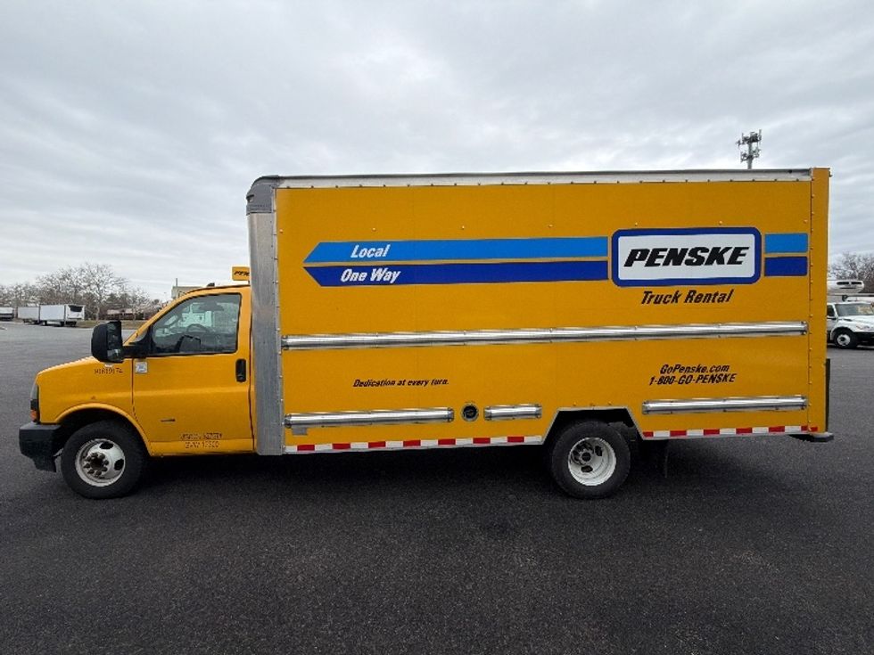 Light Duty Box Truck-Light and Medium Duty Trucks-GMC-2021-Savana G33903-Belcamp-MD-94,092\n\t\tmiles-$ 26,250 - Image 4