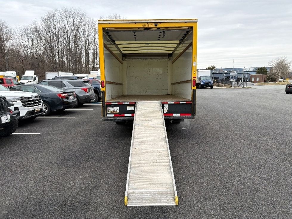 Light Duty Box Truck-Light and Medium Duty Trucks-GMC-2021-Savana G33903-Belcamp-MD-94,092\n\t\tmiles-$ 26,250 - Image 8