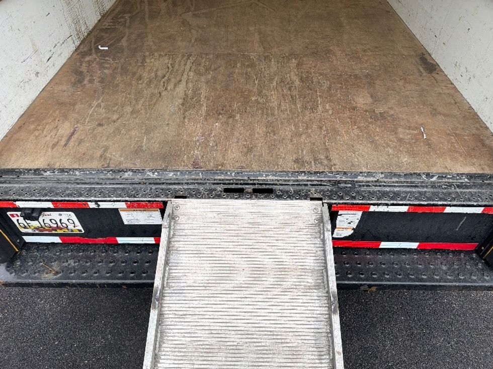 Light Duty Box Truck-Light and Medium Duty Trucks-GMC-2021-Savana G33903-Belcamp-MD-94,092\n\t\tmiles-$ 26,250 - Image 9