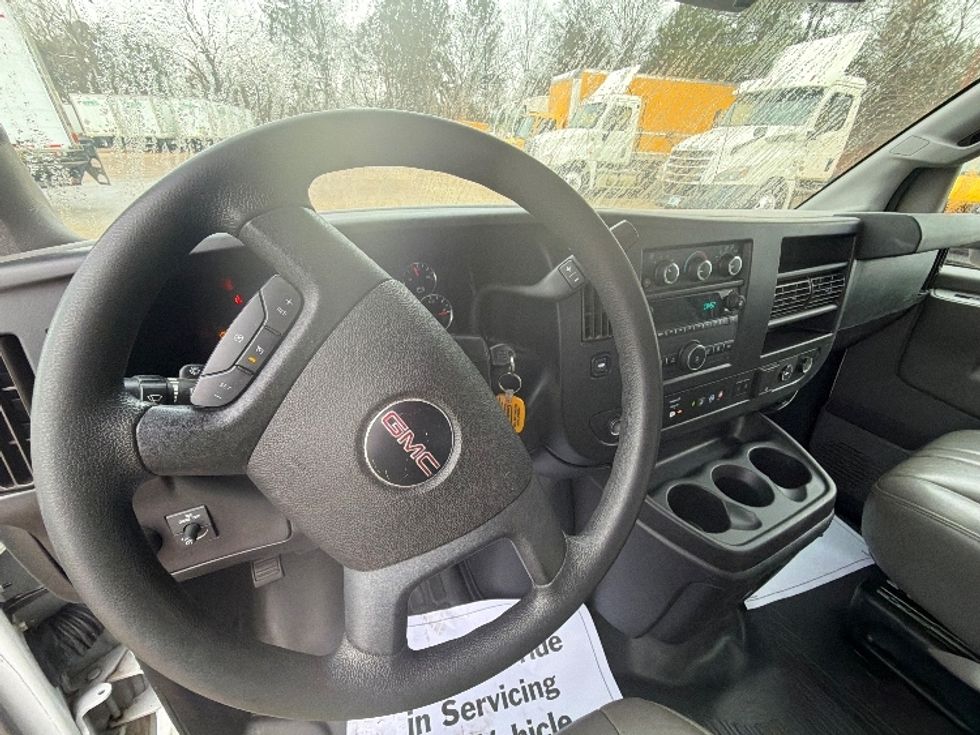 Light Duty Box Truck-Light and Medium Duty Trucks-GMC-2021-Savana G33903-Belden-MS-109,912\n\t\tmiles-$ 28,000 - Image 17
