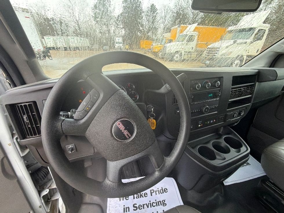 Light Duty Box Truck-Light and Medium Duty Trucks-GMC-2021-Savana G33903-Belden-MS-109,912\n\t\tmiles-$ 28,000 - Image 18