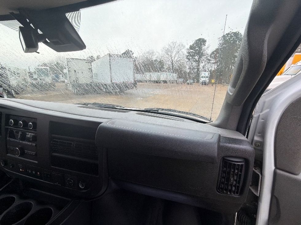 Light Duty Box Truck-Light and Medium Duty Trucks-GMC-2021-Savana G33903-Belden-MS-109,912\n\t\tmiles-$ 28,000 - Image 21