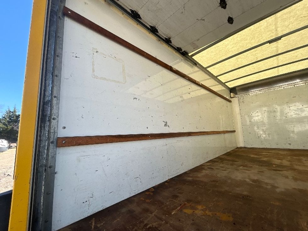 Light Duty Box Truck-Light and Medium Duty Trucks-GMC-2021-Savana G33903-Belden-MS-120,325\n\t\tmiles-$ 24,000 - Image 11