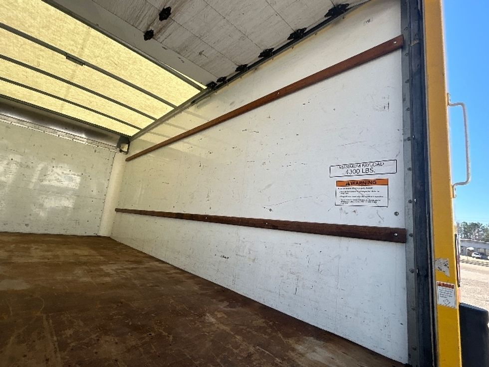 Light Duty Box Truck-Light and Medium Duty Trucks-GMC-2021-Savana G33903-Belden-MS-120,325\n\t\tmiles-$ 24,000 - Image 12