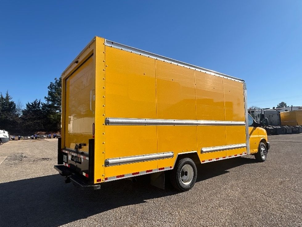 Light Duty Box Truck-Light and Medium Duty Trucks-GMC-2021-Savana G33903-Belden-MS-120,325\n\t\tmiles-$ 24,000 - Image 13