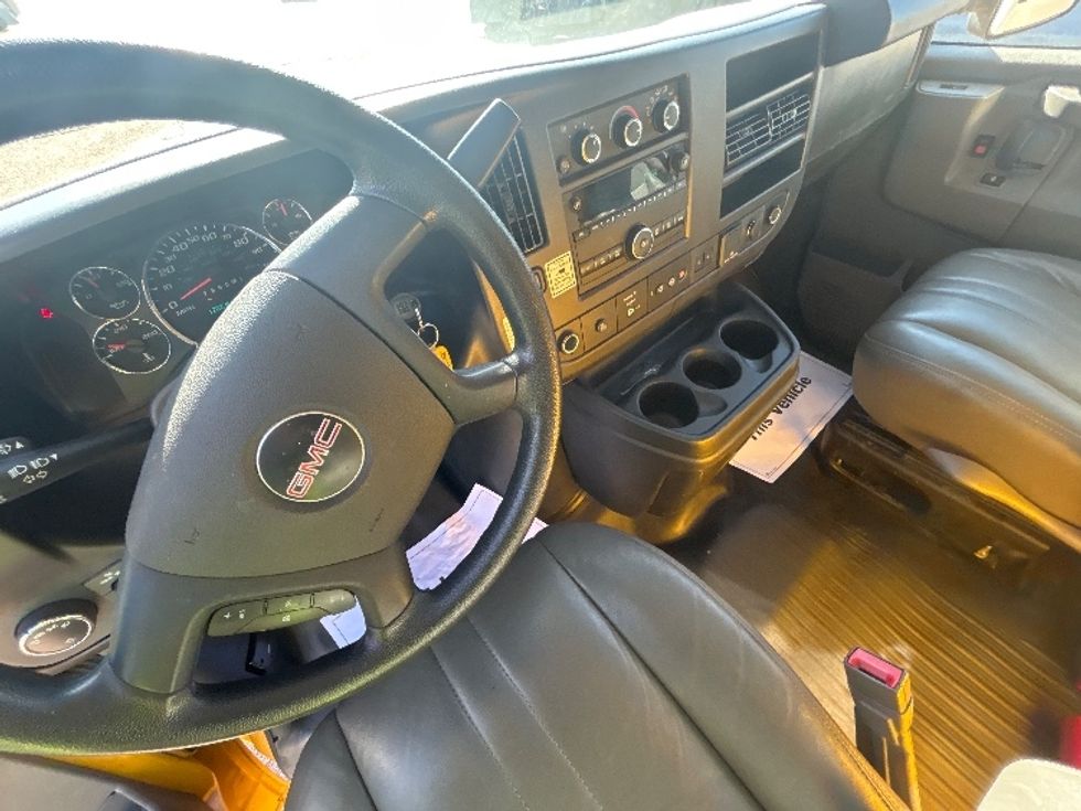 Light Duty Box Truck-Light and Medium Duty Trucks-GMC-2021-Savana G33903-Belden-MS-120,325\n\t\tmiles-$ 24,000 - Image 17